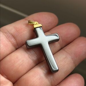🖤NEW💕Hematite stone Cross pendant